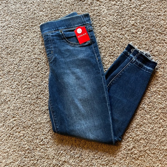 Spanx Jeans Petite - Picture 1 of 4